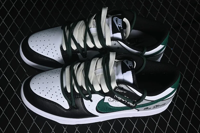 All categories Nk SB Dunk series Nk SB Dunk Low low-top sneakers Nike SB Dunk Low white and green strap low-top casual sneakers DD1391-100
